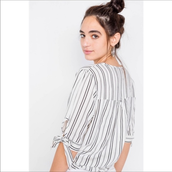 Almost gone (S). Stripe blouse - Picture 2 of 3